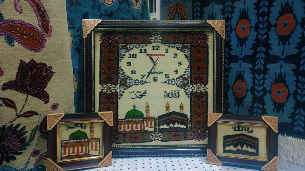 قالین دستباف افغانی با طرح سنتی